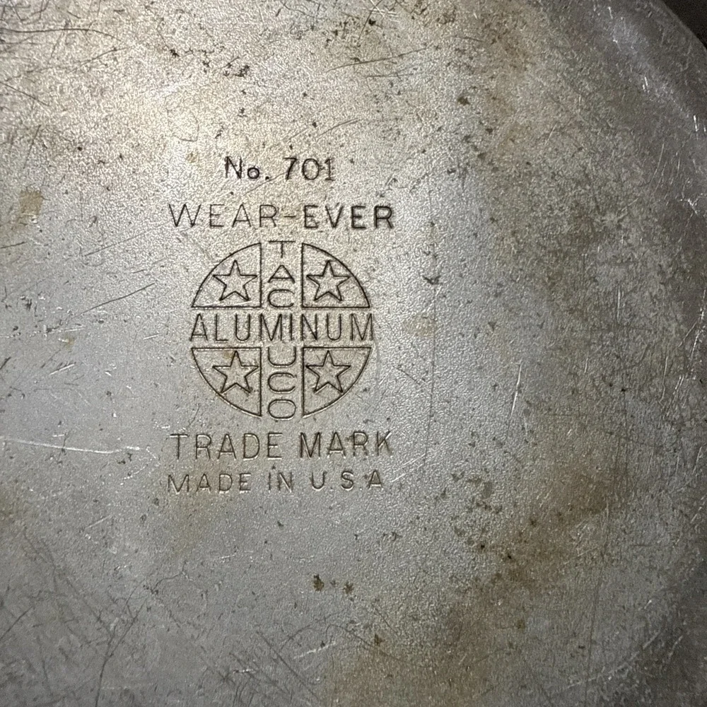Vintage WEAR-EVER Aluminum Tacuco No. 701  Pot Sauce Pan Lid Long Wood Handle